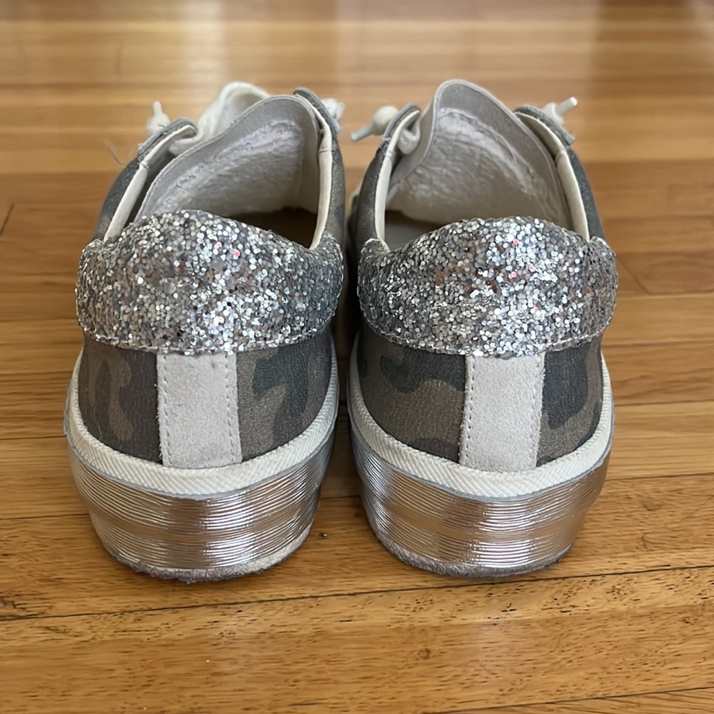 Dolce Vita sneakers - Picture 2 of 5